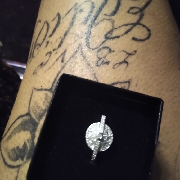 Real Diamond ring - Picture 1 of 1